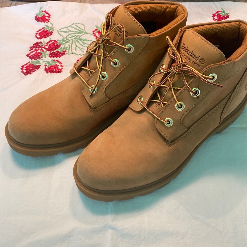 Timberland Mens boots NWOT 10 Ankle